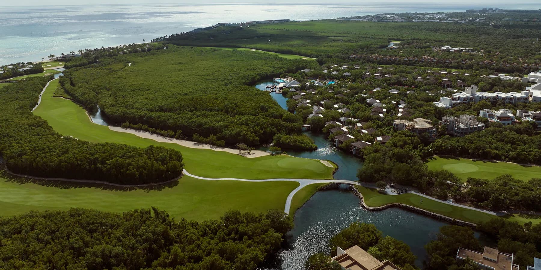 El Camaleón mangrove fairway at Mayakoba